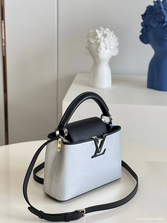 Official oldcobbler LOUIS MINI CAPUCINES VUITTON 0811
